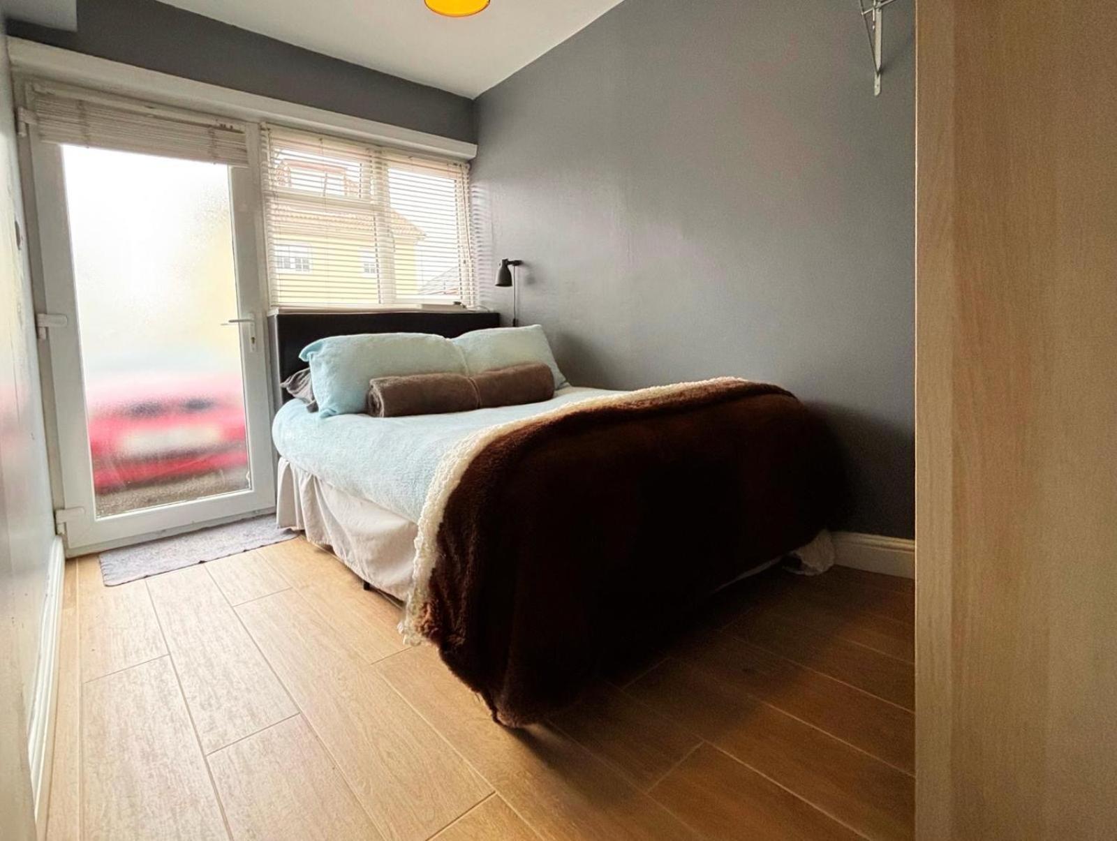 Shirley Apartments, Cozy Studio, Self Check In, 10 Min Drive To City Centre, Walking To Redbridge Train Station Southampton Kültér fotó