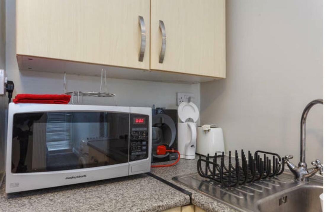 Shirley Apartments, Cozy Studio, Self Check In, 10 Min Drive To City Centre, Walking To Redbridge Train Station Southampton Kültér fotó